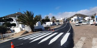 Diputación mejora el asfalto de dos carreteras de Níjar que son puerta de entrada al Parque Natural