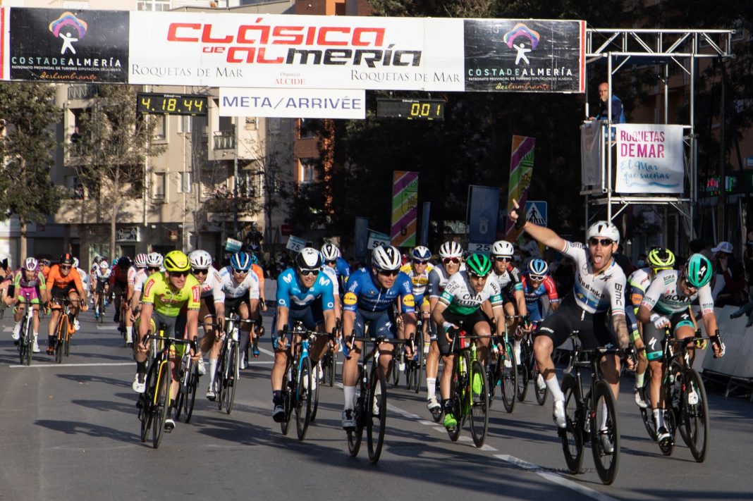 Giacomo Nizzolo gana La Clásica Ciclista