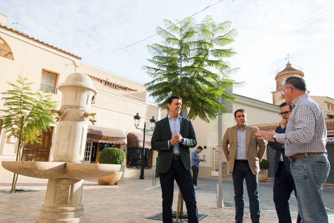 Visita presidente Diputación a Alhama de Almería