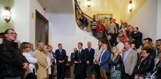 El alcalde de Berja, José Carlos Lupión, y el presidente de Diputación, Javier A. García en la inauguración del paritorio del Doctor Caba