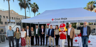 Cruz Roja Almería celebra el Día de la Banderita con el apoyo de todas las instituciones
