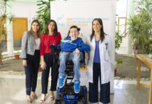 Brianeitor habla de su vida, tras la proyección de su documental, en el Centro de Aspapros