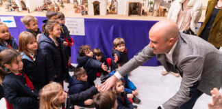 El presidente de la Diputación recibe la visita de los niños del colegio Altaduna-Saladares