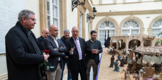 La luz de la Navidad se enciende en Diputación con el Belén Provincial