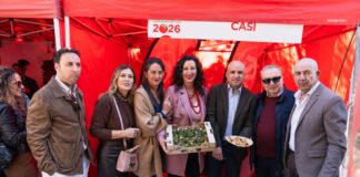 Almería saborea en la Rambla 5.000 kilos de tomate, el producto más internacional de la capital