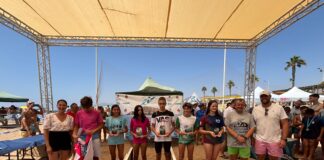 Yare Corcera y María Reyes se proclaman vencedores de la Travesía de la Isla de San Juan de los Terreros de ‘Almería Activa’