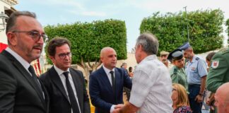 El presidente de Diputación asiste a la misa – funeral en honor a los fallecidos en el incendio de Los Gallardos-Bédar
