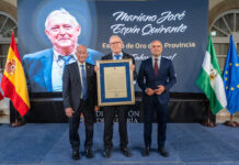 Diputación entrega el Escudo de Oro de la Provincia a Mariano Espín Quirante